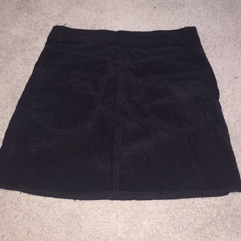 Black high waisted skirt - Picture 2 of 2